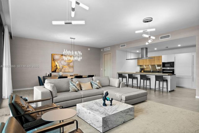 1000 Brickell Plz PH5904, Miami, FL 33131