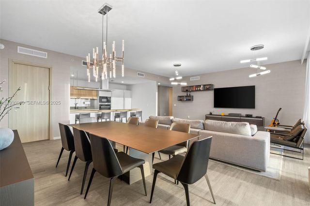 1000 Brickell Plz PH5904, Miami, FL 33131