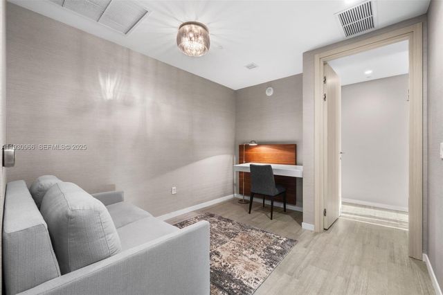 1000 Brickell Plz PH5904, Miami, FL 33131