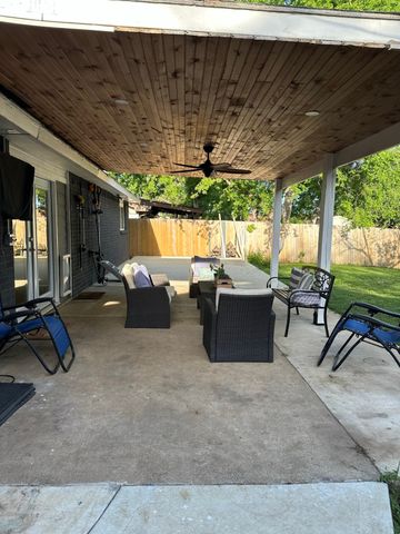 1013 Las Flores Court, Grand Prairie, TX 75052