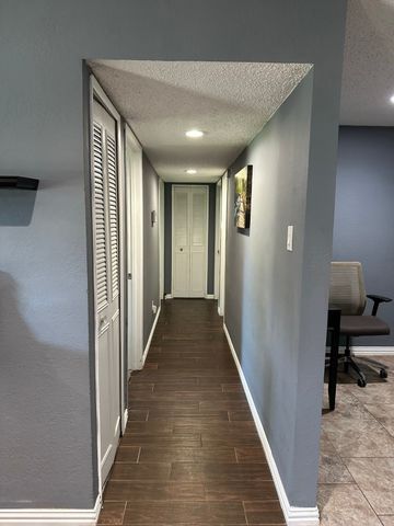 1013 Las Flores Court, Grand Prairie, TX 75052