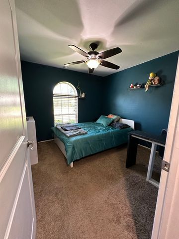 1013 Las Flores Court, Grand Prairie, TX 75052
