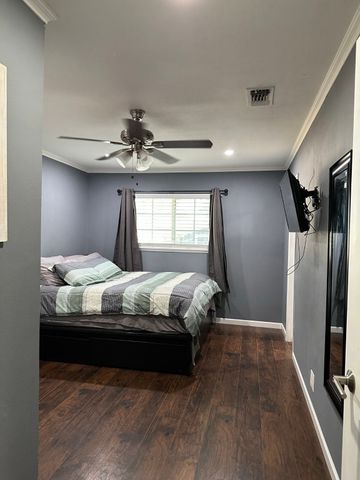 1013 Las Flores Court, Grand Prairie, TX 75052