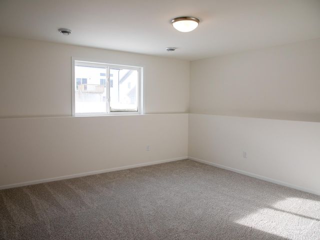 1466 66th Avenue S, Fargo, ND 58104