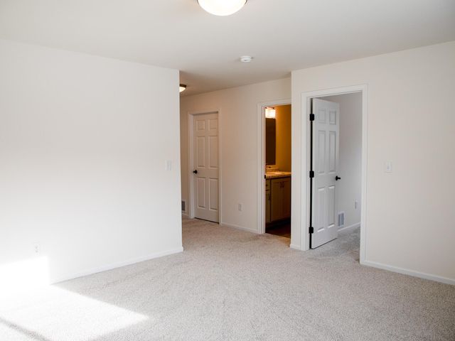 1466 66th Avenue S, Fargo, ND 58104