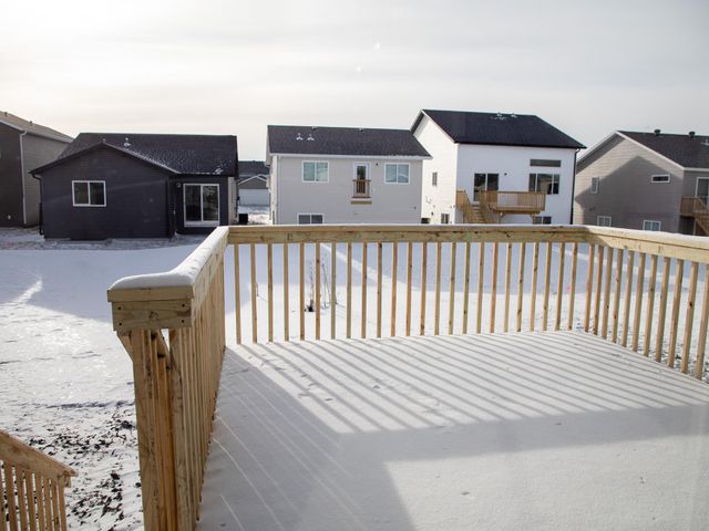 1466 66th Avenue S, Fargo, ND 58104