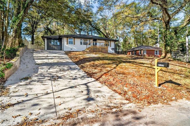 2177 Mark Trail, Decatur, GA 30032