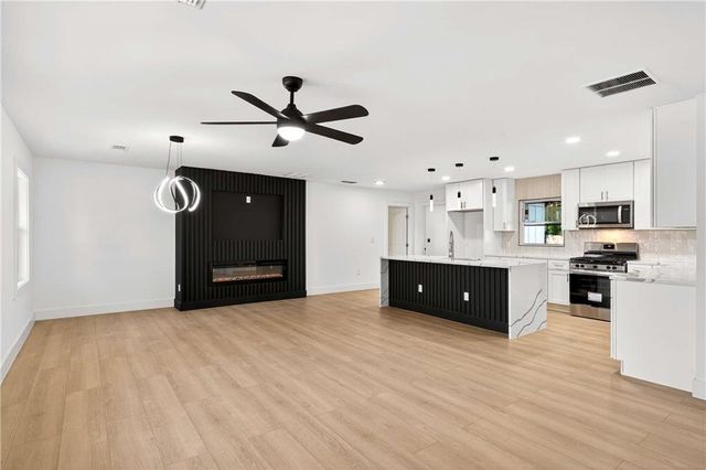 2177 Mark Trail, Decatur, GA 30032