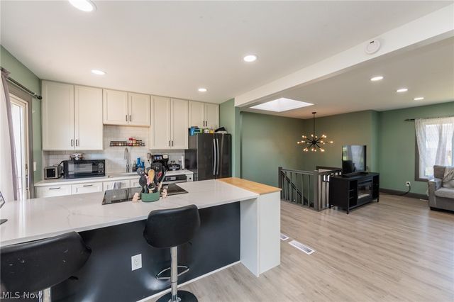 10201 Munich Drive, Parma, OH 44130