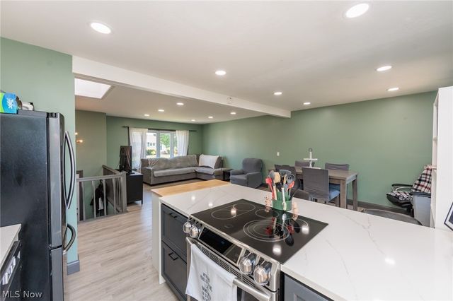 10201 Munich Drive, Parma, OH 44130