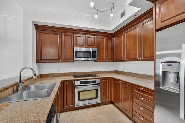 4 Renaissance Way 4109, Boynton Beach, FL 33426