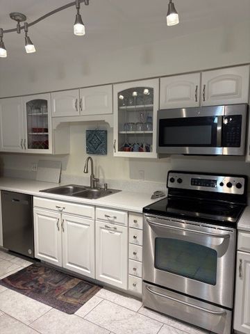 4009 Silver Palm Drive 3, Vero Beach, FL 32963