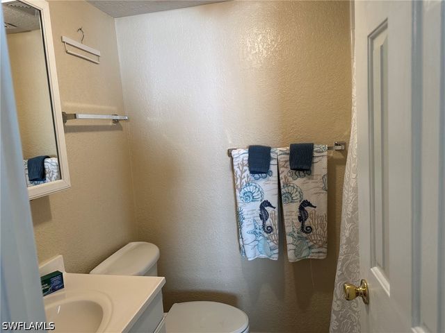 4633 Bayshore DR M2, Naples, FL 34112