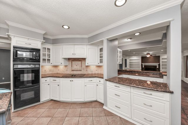 5302 Boyce Springs Drive, Houston, TX 77066