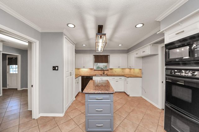 5302 Boyce Springs Drive, Houston, TX 77066