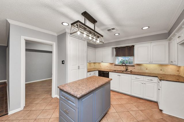 5302 Boyce Springs Drive, Houston, TX 77066