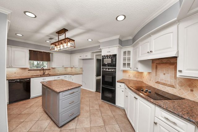 5302 Boyce Springs Drive, Houston, TX 77066