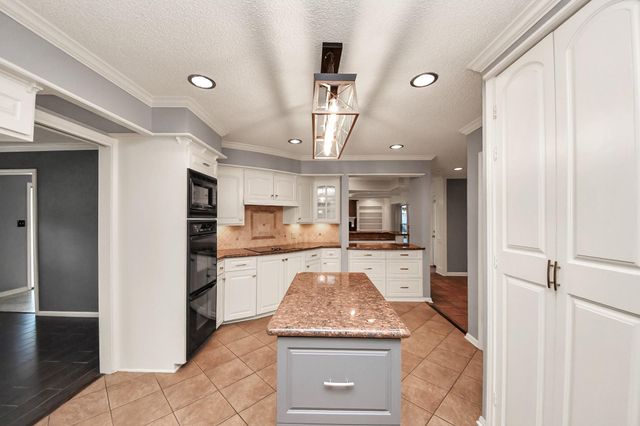5302 Boyce Springs Drive, Houston, TX 77066