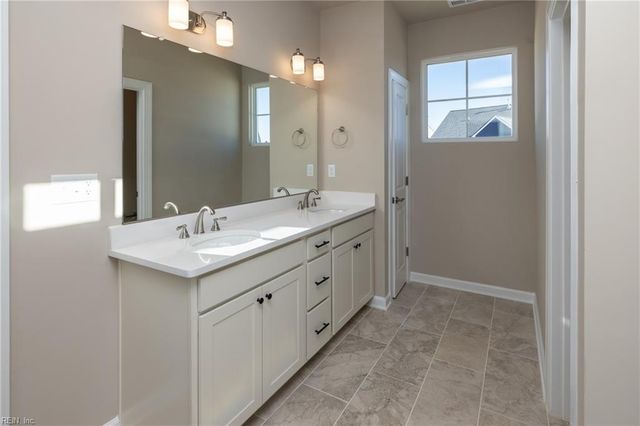 201 Station DR, Suffolk, VA 23434