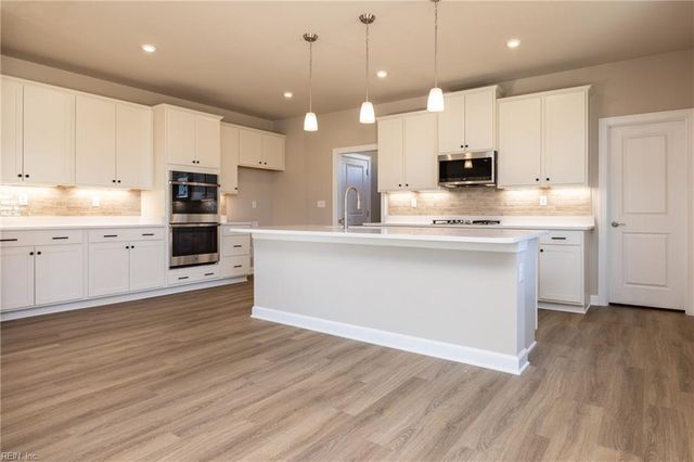 201 Station DR, Suffolk, VA 23434