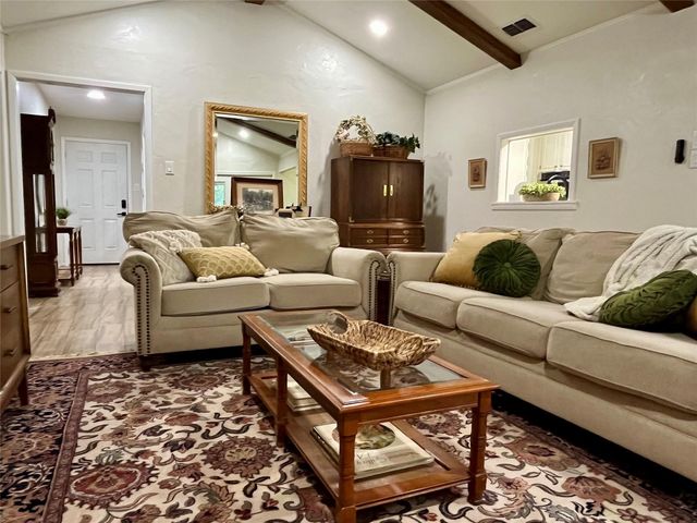 1116 Willowcreek Road, Cleburne, TX 76033