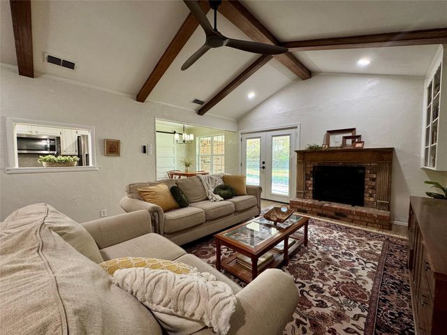 1116 Willowcreek Road, Cleburne, TX 76033