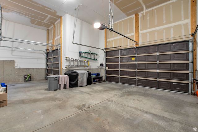 577 S RIDGE TOP LN, North Salt Lake, UT 84054
