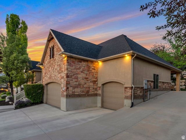 577 S RIDGE TOP LN, North Salt Lake, UT 84054