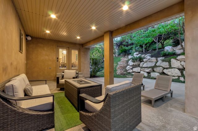 577 S RIDGE TOP LN, North Salt Lake, UT 84054