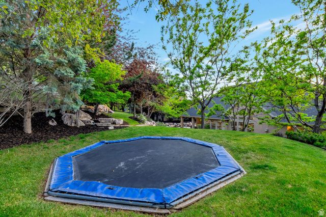 577 S RIDGE TOP LN, North Salt Lake, UT 84054
