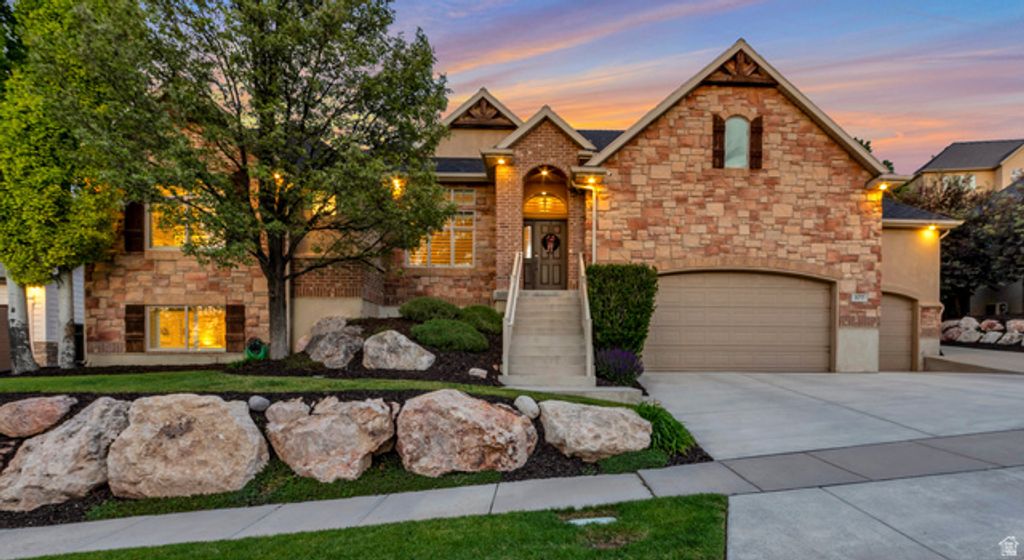 577 S RIDGE TOP LN, North Salt Lake, UT 84054