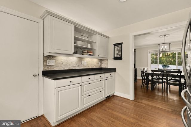 6405 REDWING RD, Bethesda, MD 20817