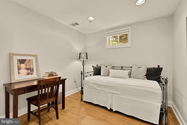 6405 REDWING RD, Bethesda, MD 20817