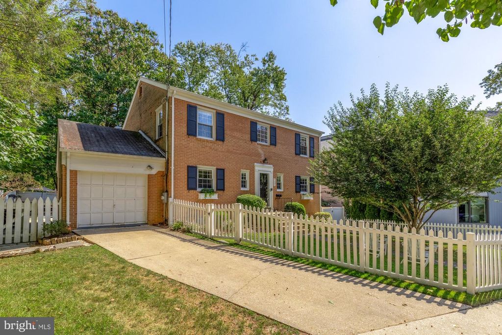 6405 REDWING RD, Bethesda, MD 20817