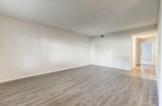 4685 N Haverhill Road B9, West Palm Beach, FL 33417