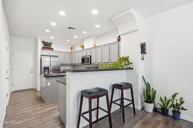 42424 N GAVILAN PEAK Parkway 28102, Anthem, AZ 85086