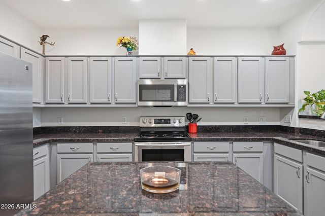 42424 N GAVILAN PEAK Parkway 28102, Anthem, AZ 85086