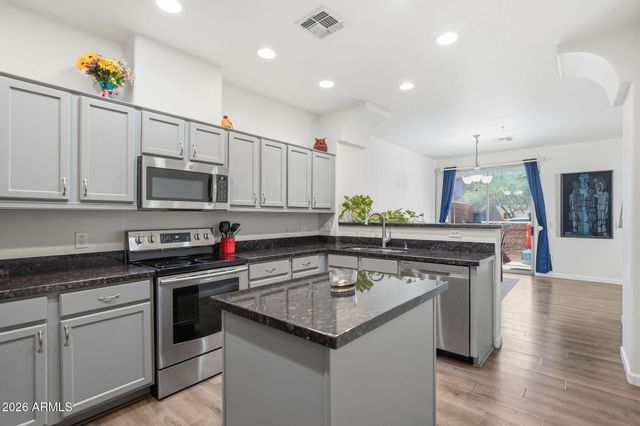 42424 N GAVILAN PEAK Parkway 28102, Anthem, AZ 85086