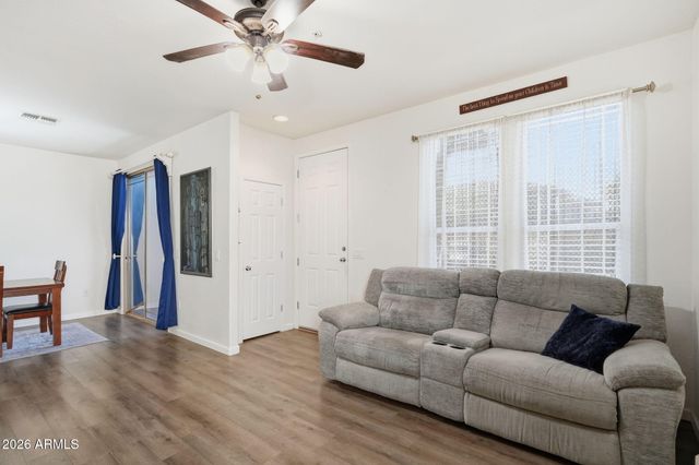 42424 N GAVILAN PEAK Parkway 28102, Anthem, AZ 85086