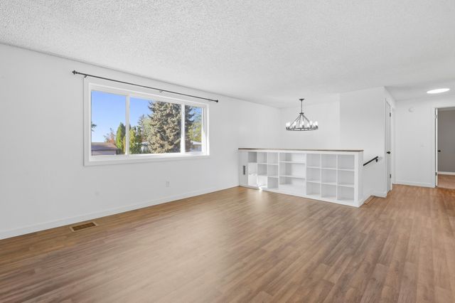 247 Walker Dr, Cheney, WA 99004