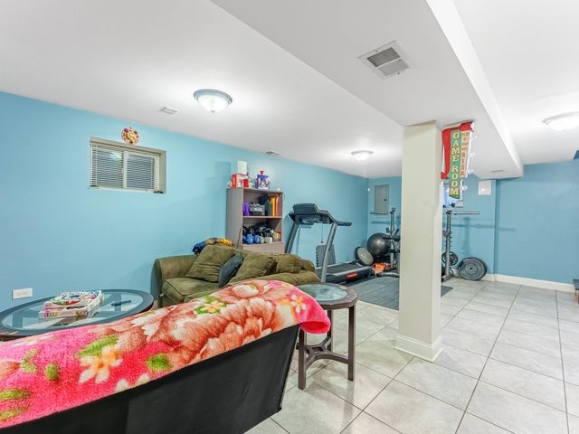 2030 N Leclaire Avenue, Chicago, IL 60639