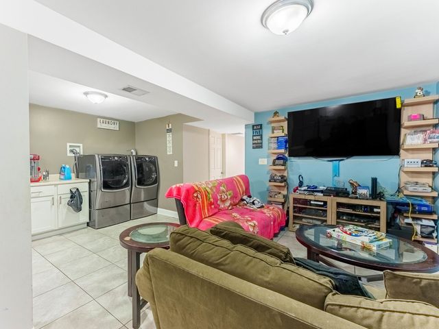 2030 N Leclaire Avenue, Chicago, IL 60639