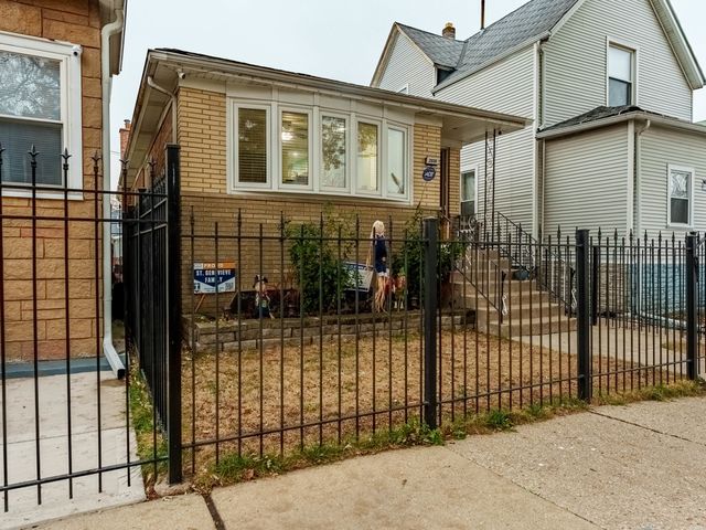 2030 N Leclaire Avenue, Chicago, IL 60639