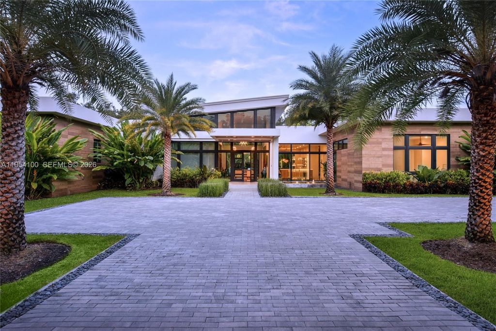 11050 SW 69th Avenue, Pinecrest, FL 33156