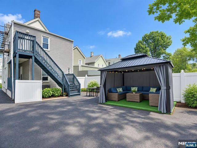 32 Cummings Street, Irvington, NJ 07111
