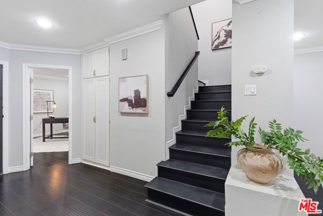 5243 Yarmouth Avenue 31, Encino (los Angeles), CA 91316