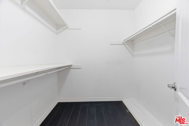 5243 Yarmouth Avenue 31, Encino (los Angeles), CA 91316