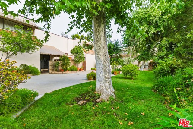 5243 Yarmouth Avenue 31, Encino (los Angeles), CA 91316
