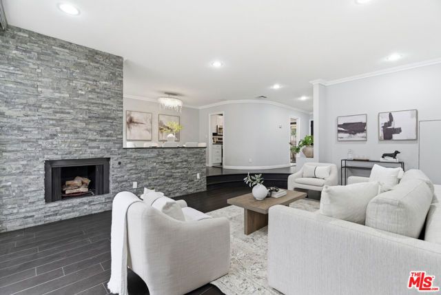 5243 Yarmouth Avenue 31, Encino (los Angeles), CA 91316