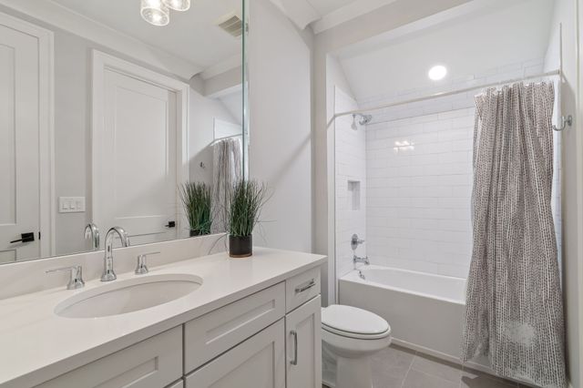 6304 Percheron Ln, Arrington, TN 37014